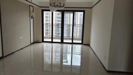 北京恒大悦珑台3室2厅118平高楼层/共28层