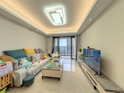 中山福晟钱隆御府3室2厅80平中楼层/共18层