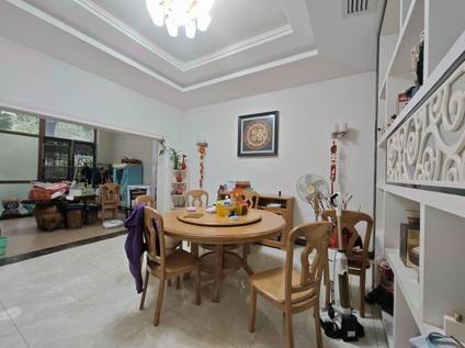 深圳振业城5室3厅303.76平低楼层/共11层