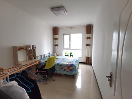 北京安泰华庭3室2厅147平中楼层/共33层