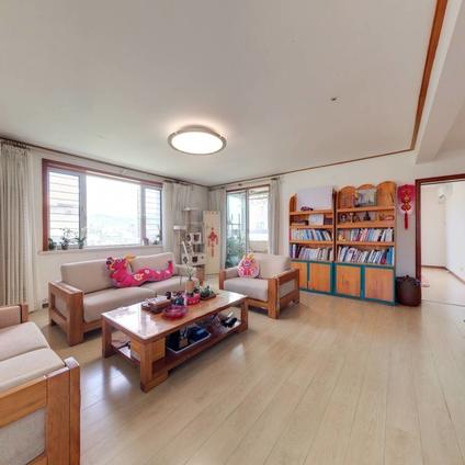 北京城建湖光山色4室3厅198.12平高楼层/共11层