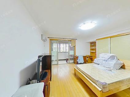 上海培花久远公寓1室1厅62.35平中楼层/共6层