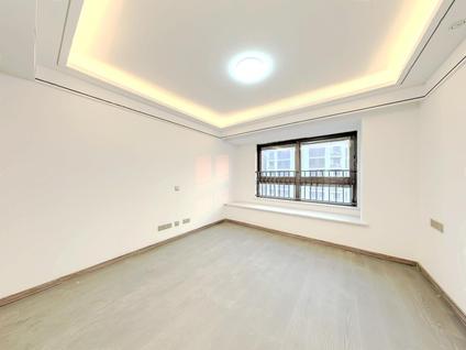 北京招商雍华府4室1厅130.53平高楼层/共16层