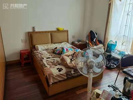 广州杏林花园4室2厅154平高楼层/共10层