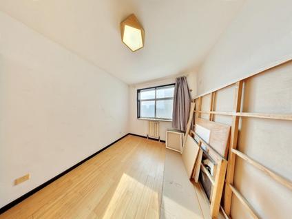 北京美丽的院子2室2厅81.94平中楼层/共33层