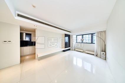 北京三里屯SOHO公寓2室2厅168平中楼层/共32层