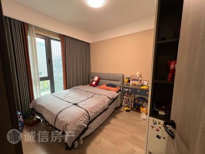 北京君颐兰庭4室2厅136.1平高楼层/共18层