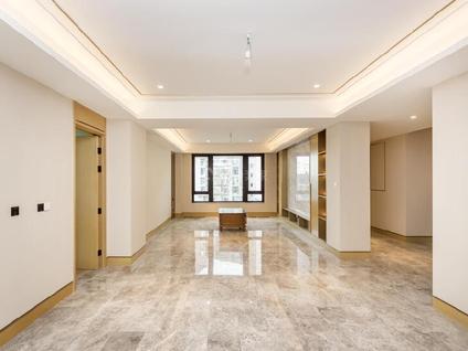 北京北京金茂府5室1厅348.32平低楼层/共6层