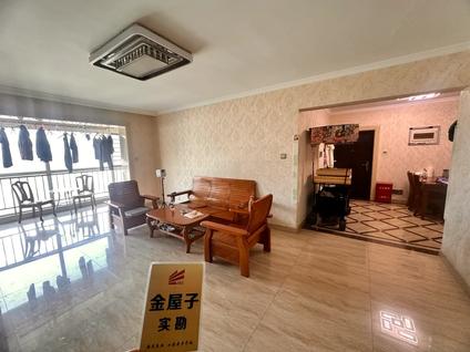 西宁佳豪国际3室2厅123平低楼层/共35层