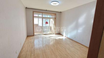 北京湟水花园2室2厅90平低楼层/共7层