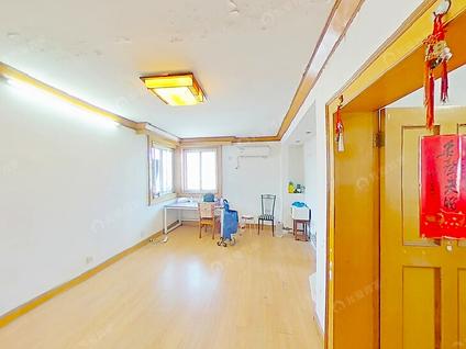 上海真光新村(第四小区)2室1厅70.55平高楼层/共6层