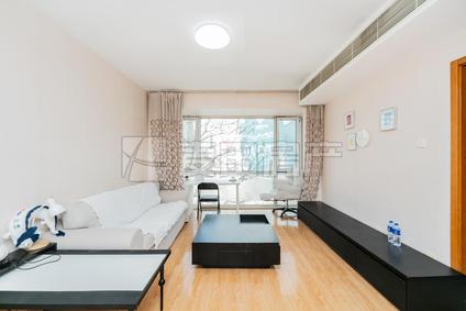 北京朝庭公寓1室2厅68平低楼层/共31层