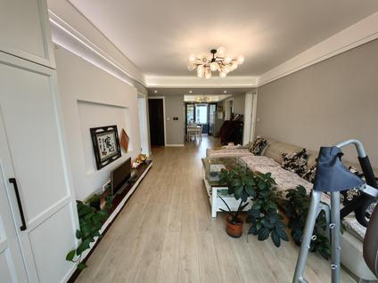 北京招商贝肯山(四期)4室2厅140平中楼层/共21层