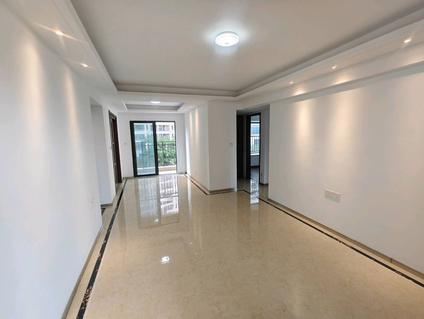 北京绿地公园城4室2厅120平低楼层/共32层