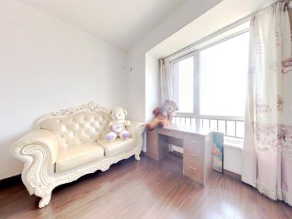 北京万科海云台3室2厅138平中楼层/共18层