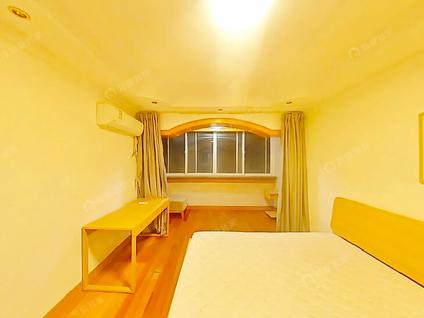 上海绿川新苑3室2厅113.94平中楼层/共6层