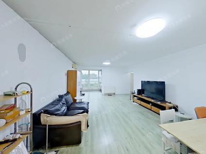 北京京贸国际公寓3室1厅140.23平低楼层/共28层