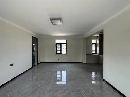 徐州绿地理想城(三期悦湖公馆)4室2厅190.57平高楼层/共6层