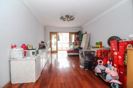 上海东八公寓(东区)3室2厅137.43平中楼层/共5层