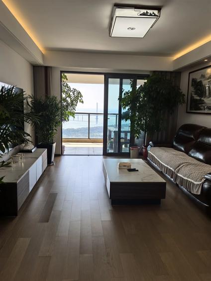 株洲晋合湘水湾4室2厅176平高楼层/共33层