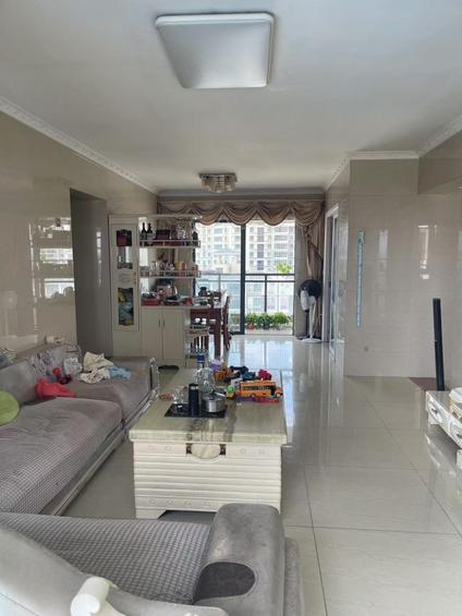 北京金河湾4室2厅133平中楼层/共17层