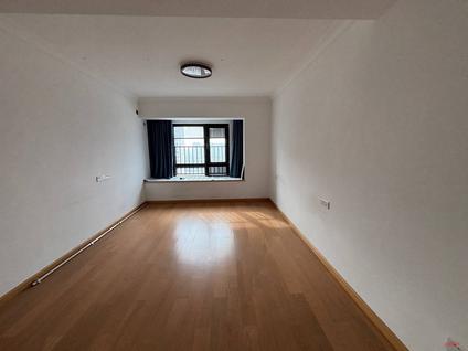 北京中海金玺3室2厅126平高楼层/共26层