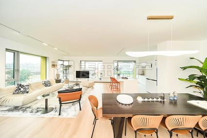 北京当代MOMA3室2厅205.43平中楼层/共25层