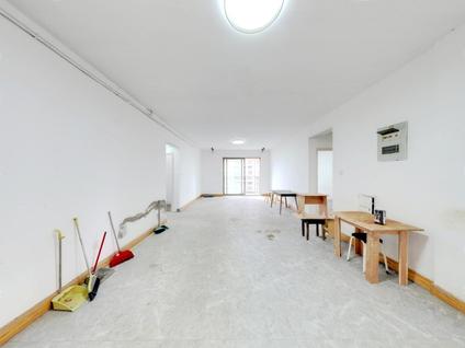 北京世茂湖滨首府(D区)4室1厅170.31平低楼层/共32层