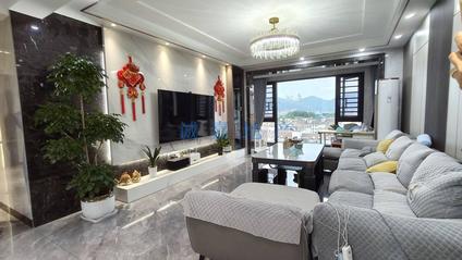 北京洋河金湾3室2厅143平高楼层/共18层