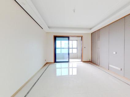 北京绿地玉晖4室2厅145.64平低楼层/共31层