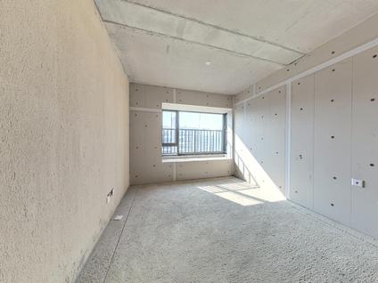 长沙保利和光尘樾4室1厅140.51平高楼层/共27层