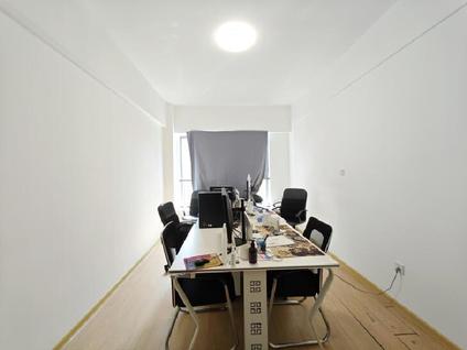 北京华润置地广场1室1厅39平中楼层/共5层