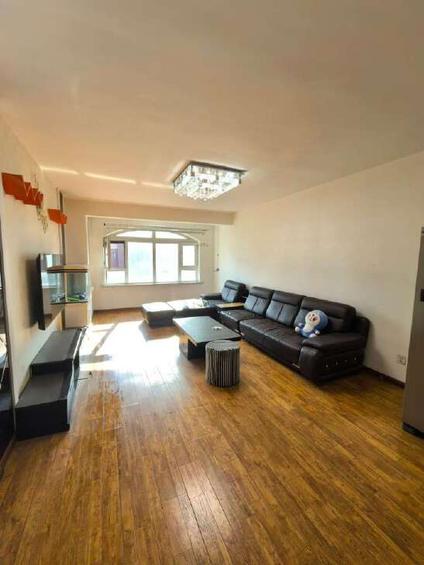 北京英伦小镇3室2厅127平高楼层/共7层