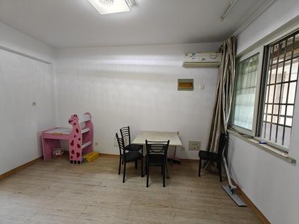 北京美人台大厦2室2厅61平高楼层/共18层