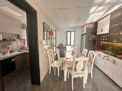 北京红星天阙4室2厅141平低楼层/共33层