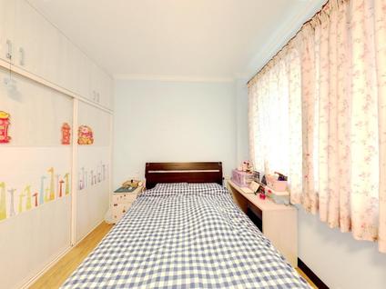 广州富荣新村3室2厅83.42平低楼层/共9层