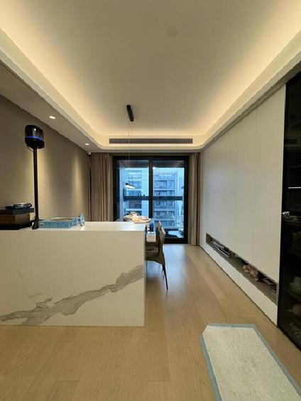 上海前滩晶鸿名邸3室2厅93.42平高楼层/共15层