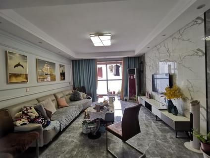 南阳花漾美郡3室2厅130平高楼层/共22层