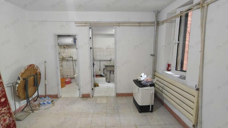 北京讷河里1室1厅57平低楼层/共6层