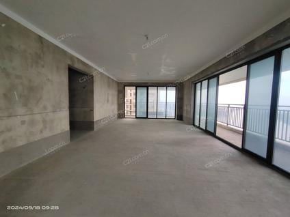 北京太古臻城5室3厅240平高楼层/共32层