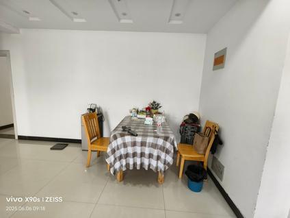 北京聚龙凤山豪庭2室2厅102平中楼层/共11层