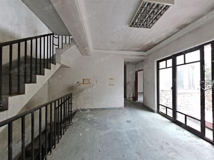 北京绿苑新城5室2厅301.15平低楼层/共3层