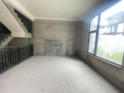 淮安淮安院子5室2厅264.03平低楼层/共3层