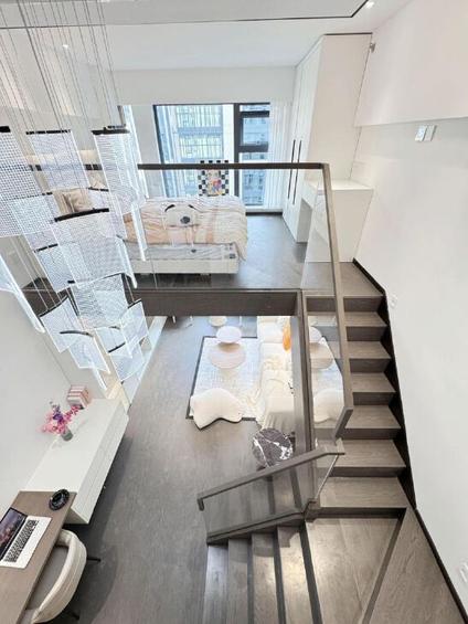 北京远洋春秋里2室1厅68平低楼层/共17层