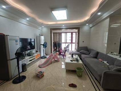 北京佳隆花园3室2厅118.85平中楼层/共18层