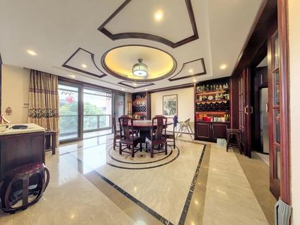 武汉纯水岸东湖(天樾二期)5室2厅265.93平中楼层/共4层