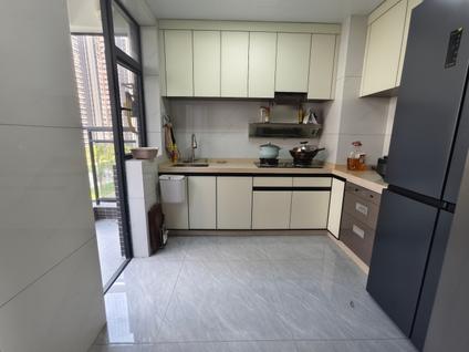 北京正德玥珑湾3室2厅124平低楼层/共26层