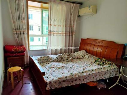 北京龙海新加坡花园城4室2厅68平高楼层/共6层