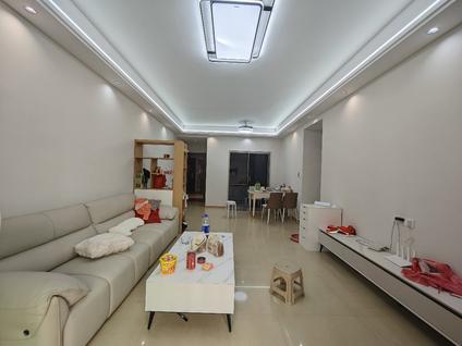 北京日昌豪苑4室2厅125平低楼层/共8层