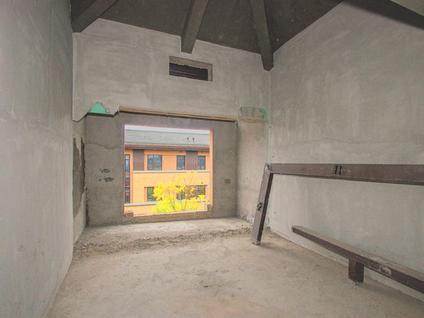 株洲万丰上院(湖韵)5室2厅344.53平低楼层/共3层